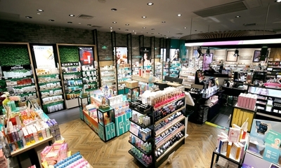 精妝聯(lián)華多品牌化妝品與日用百貨門店 系統(tǒng)化運(yùn)營助力輕松管理